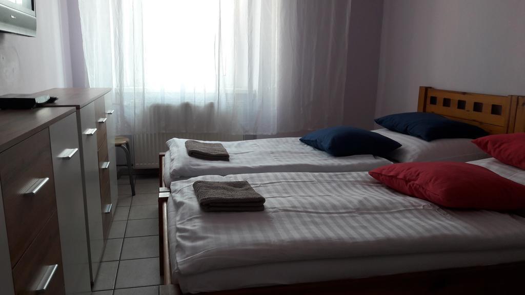 Ubytovani-Plzen-Can Otel Dış mekan fotoğraf