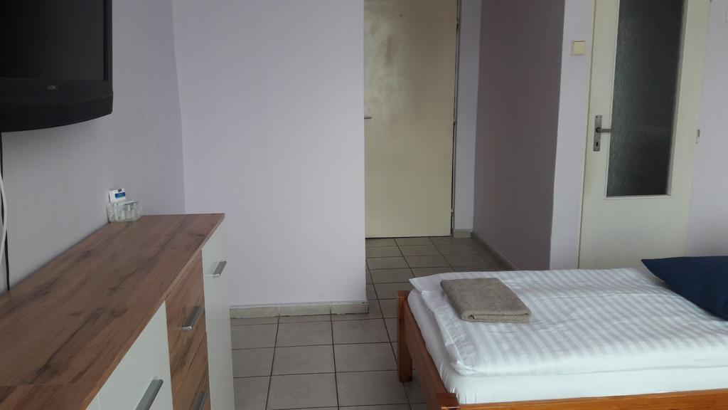 Ubytovani-Plzen-Can Otel Dış mekan fotoğraf